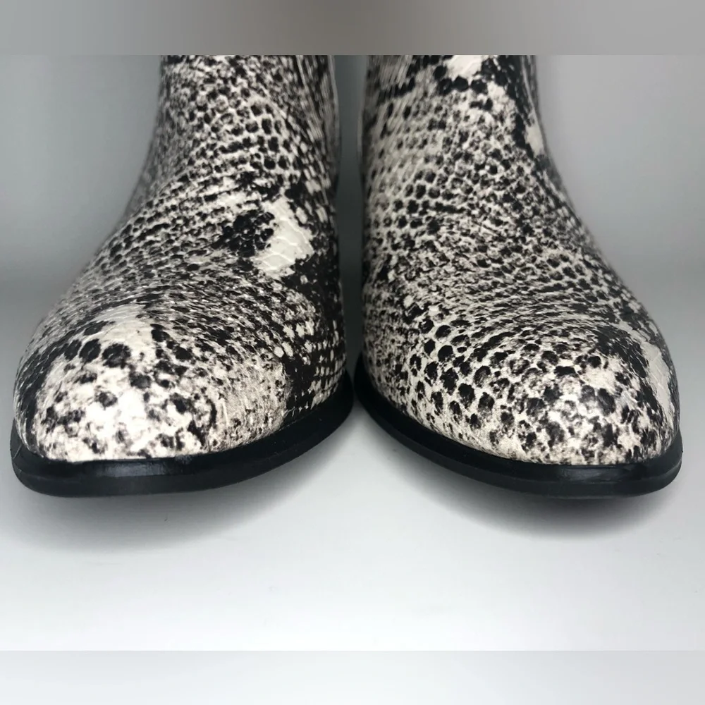 Union Bay Faux Snake Print Almond Toe Black and White Slip On Boot Size 6M NWT